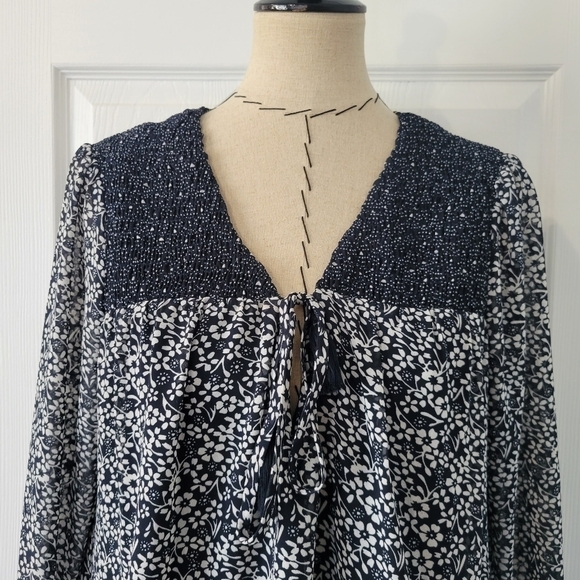 Tularosa Harrison Navy Floral Top - Picture 3 of 10